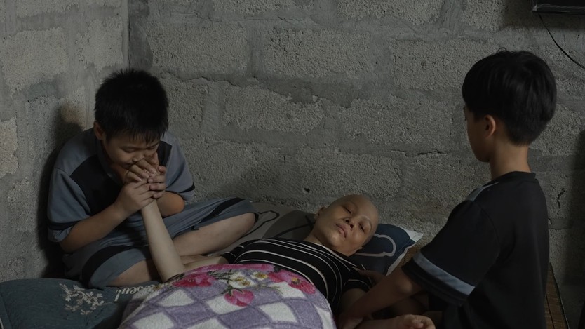 Em Cao Minh Hùng: Mẹ en bị ung thư, cha lao động cật lực nuôi cả nhà - Ảnh 7.