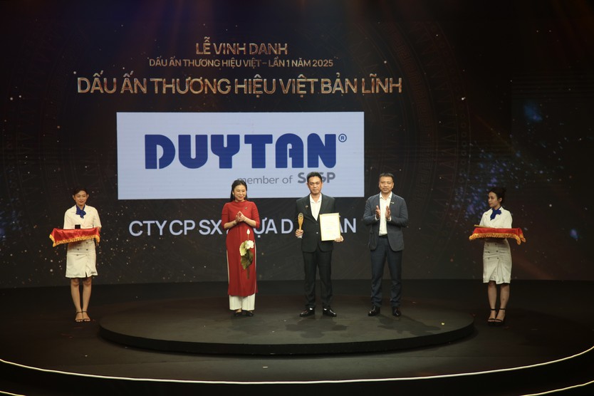 Made by Vietnam Day 2025 vinh danh Dấu Ấn Thương hiệu Việt Bản lĩnh và Thương hiệu Việt Tăng trưởng xanh Bền vững- Ảnh 1.