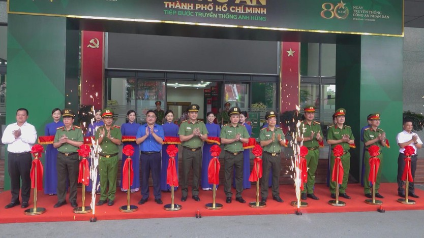 Công an TP.HCM đẩy mạnh chuyển đổi số, tiên phong đổi mới sáng tạo - Ảnh 1.