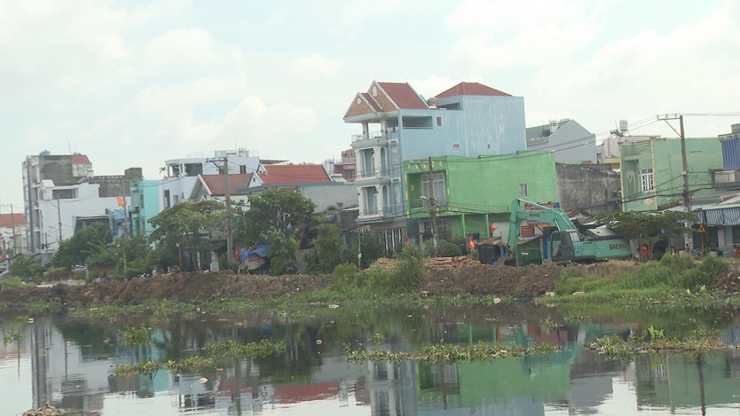 Đoàn ĐBQH TP.HCM kiểm tra dự án Vành đai 3 và kênh Tham Lương- Ảnh 1.