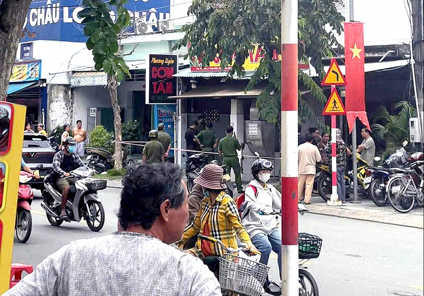 bóp cổ - Ảnh 1.