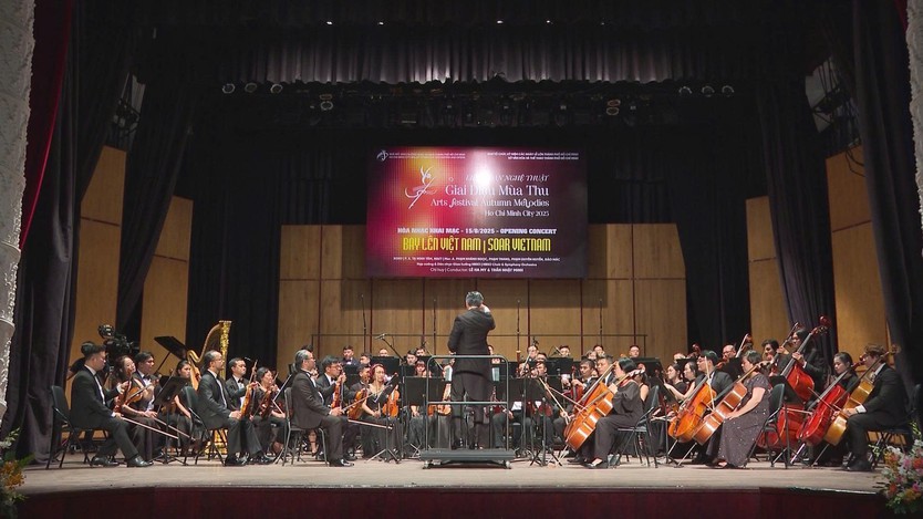 Khai mạc Liên hoan "Giai điệu mùa thu" lần thứ 14 năm 2025 tại Nhà hát Thành phố- Ảnh 3.