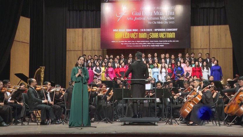 Khai mạc Liên hoan "Giai điệu mùa thu" lần thứ 14 năm 2025 tại Nhà hát Thành phố- Ảnh 1.