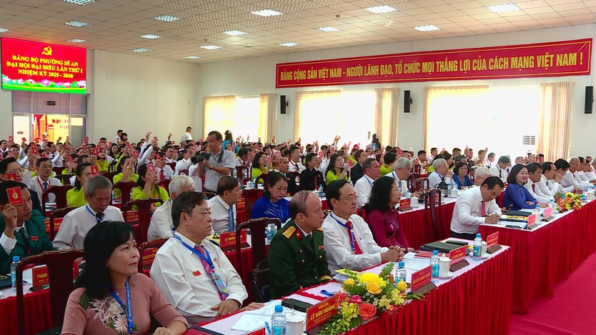 Đại hội Đại biểu Đảng Bộ phường Dĩ An lần thứ I, nhiệm kỳ 2025 - 2030 - Ảnh 2.