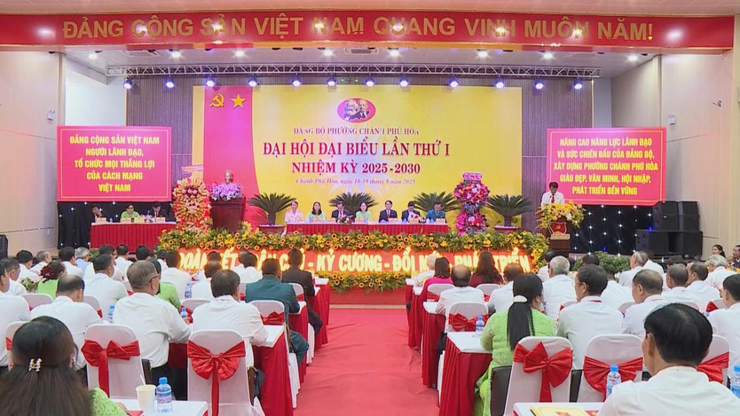 Đại hội đại biểu Đảng bộ phường Chánh Phú Hòa lần thứ I, nhiệm kỳ 2025 - 2030 - Ảnh 1.