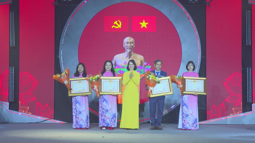 Báo Tuổi Trẻ 50 năm - hành trình nử thế kỷ phát huy bản sắc " Đỏ - Trẻ - Sài gòn" - Ảnh 3.