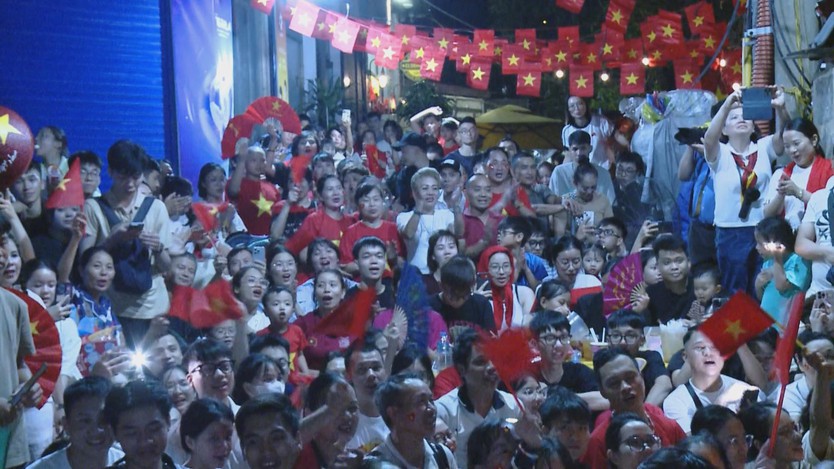 Người dân Thủ đô ấn tượng về buổi lễ tổng hợp luyện diễu binh, diễu hành A80 - Ảnh 2.