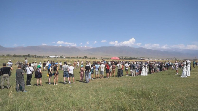 Lễ hội ngựa và chim săn mồi thường niên ở Kyrgyzstan - Ảnh 4.