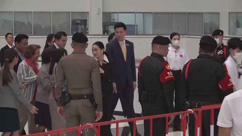Thái Lan: Bà Paetongtarn Shinawatra dự phiên điều trần - Ảnh 4.