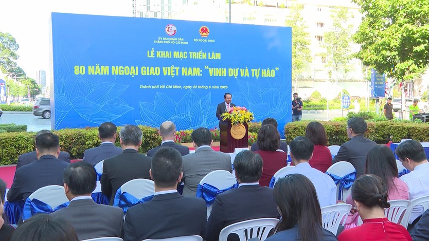 Khai mạc triển lãm ảnh "80 năm ngoại giao Việt Nam: vinh dự và tự hào" - Ảnh 1.