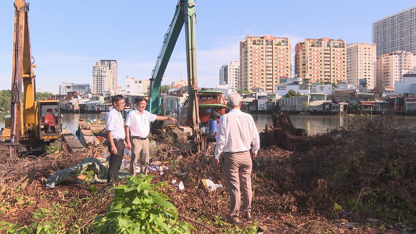 Khởi công dự án xây dựng bờ kè đường Trần Xuân Soạn- Ảnh 3.