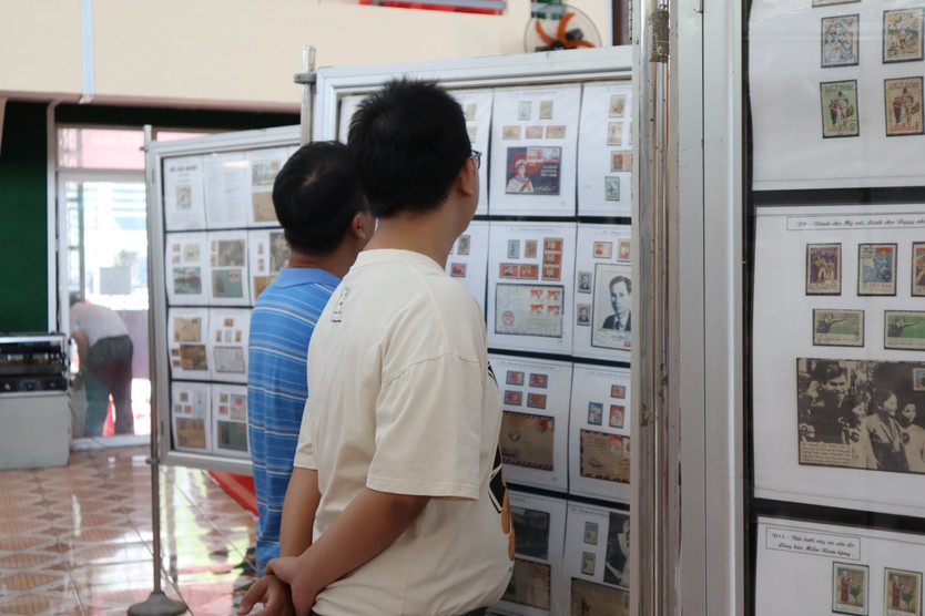 Trưng bày tem Nam Bộ 2025”: "80 năm Vinh quang Việt Nam qua tem bưu chính" - Ảnh 5.