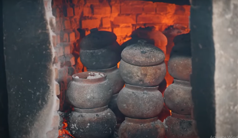 Nghề làm muối hầm ở làng Chí Công - Ảnh 2.