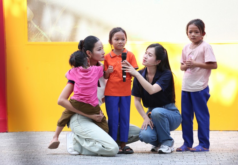"Mái ấm gia đình Việt" trao hơn 2 tỉ đồng khi ghi hình tại Thanh Hóa - Ảnh 2.