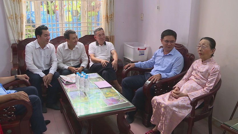 TP.HCM tri ân người có công cách mạng dịp 2/9 - Ảnh 1.