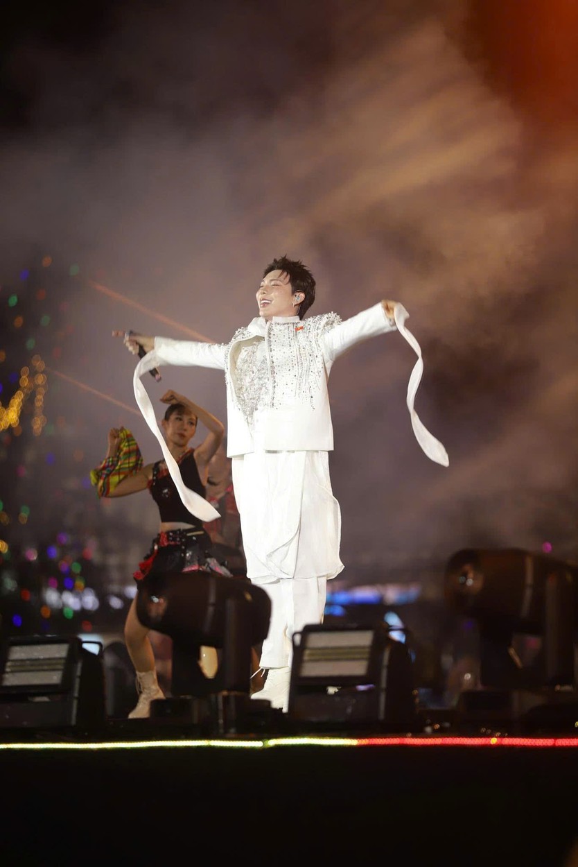 4,2 tỉ đồng từ concert 'Việt Nam trong tôi' gửi đến bà con vùng lũ- Ảnh 5.