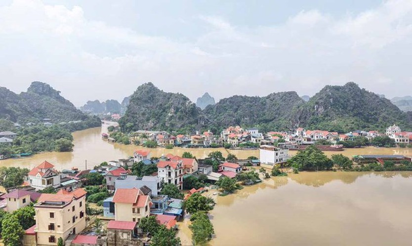 Ninh Bình: 3.000 người dân bị cô lập do nước lũ dâng cao - Ảnh 1.