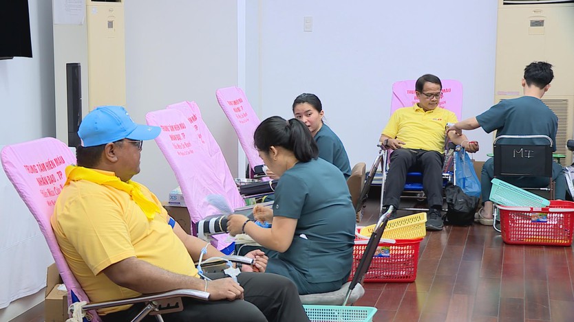 Chung tay lan tỏa tinh thần hiến máu tình nguyện - Ảnh 2.
