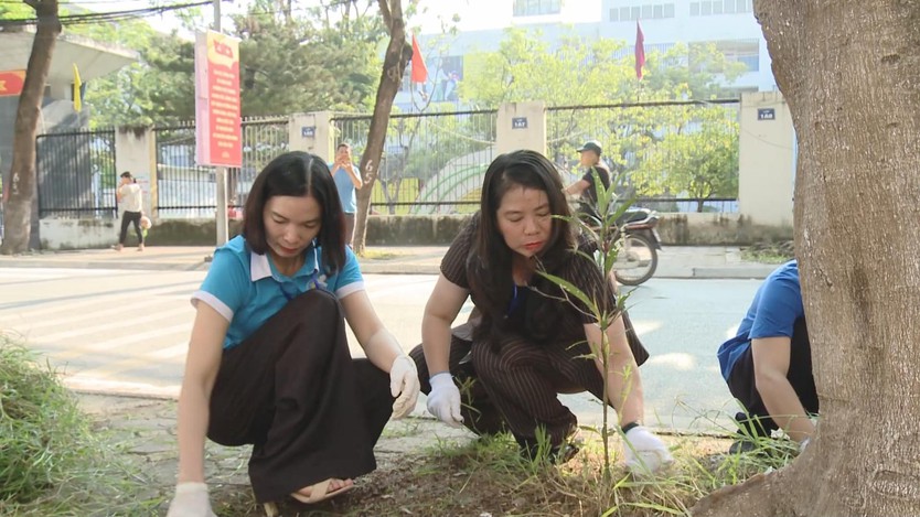 Hà Nội ra quân tổng vệ sinh môi trường - Ảnh 3.