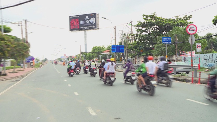 TP.HCM: Nâng tĩnh không cầu Bình Triệu 1, giao thông vẫn ổn định nhờ phân luồng hợp lý- Ảnh 5.