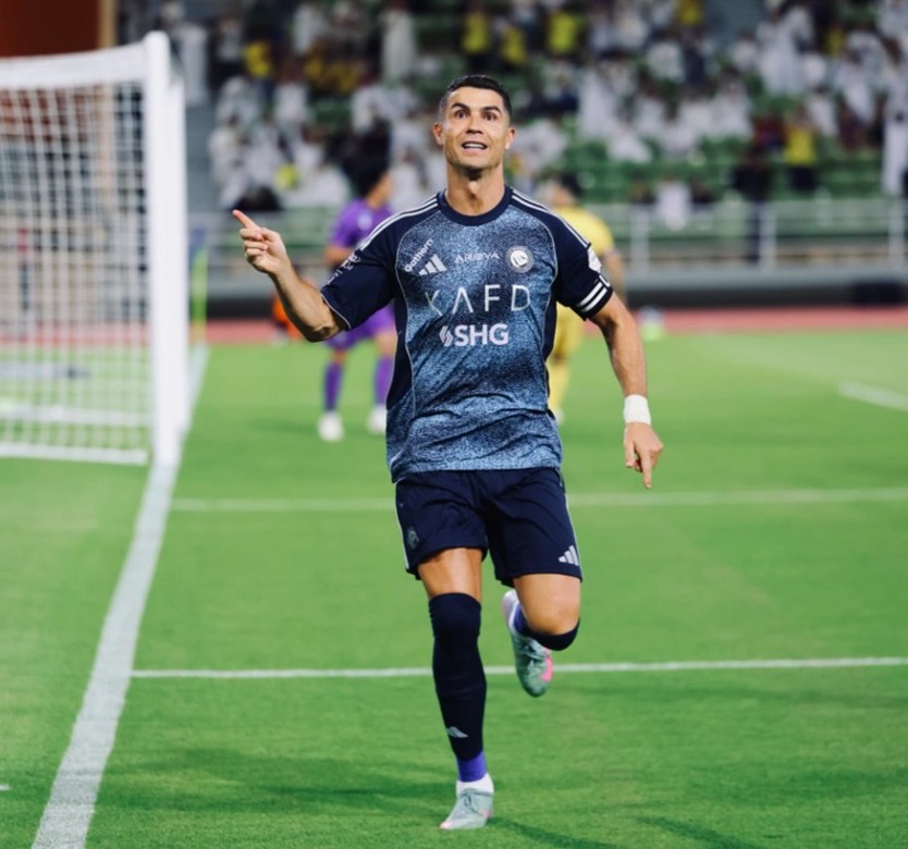 Ronaldo lập công giúp Al-Nassr thắng tưng bừng ngày khai màn Saudi Pro League - Ảnh 1.