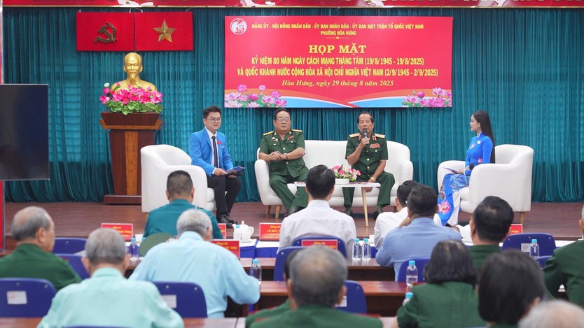 Phường Hòa Hưng họp mặt kỷ niệm 80 năm Ngày Cách mạng Tháng Tám và Quốc khánh 2/9- Ảnh 2.