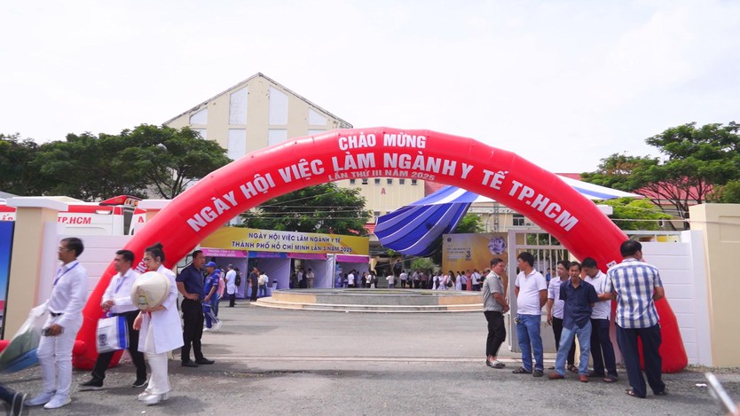 Cơ hội cho các bác sĩ trẻ gắn bó với y tế cơ sở- Ảnh 1.