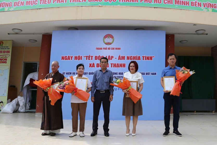 TP.HCM: Phát huy sức mạnh đại đoàn kết qua chuỗi hoạt động “Ngày hội non sông - Dân tộc kết đoàn”- Ảnh 12.