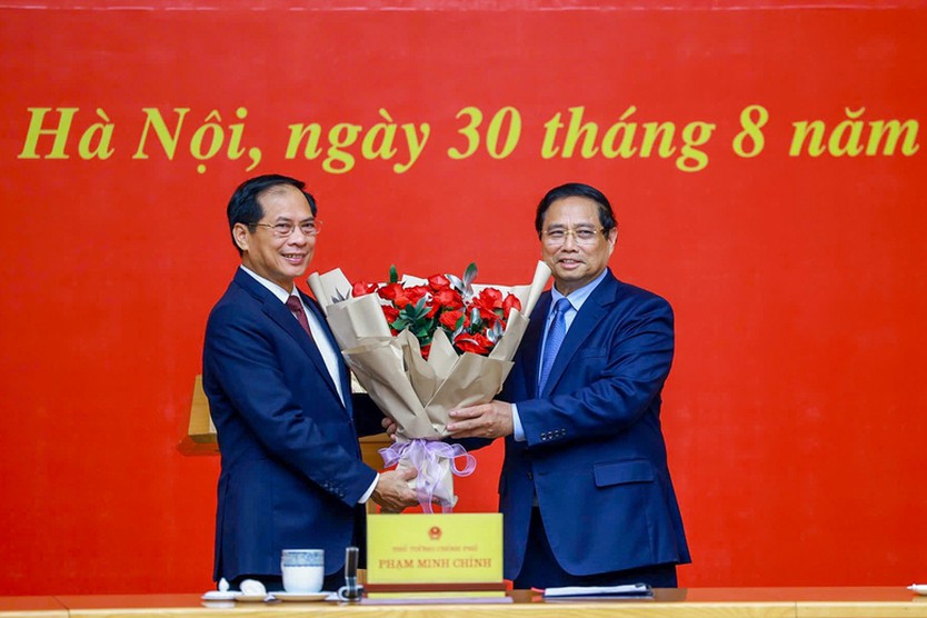 Thủ tướng Phạm Minh Chính trao quyết định giao quyền Bộ trưởng Bộ Ngoại giao- Ảnh 2.