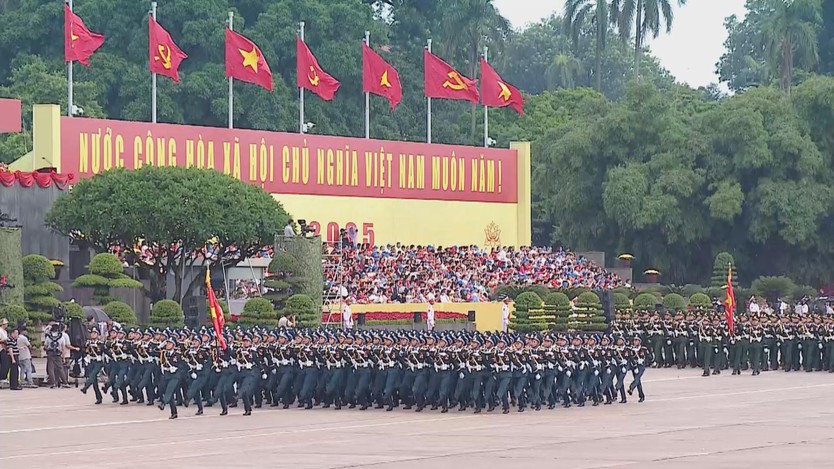 Tổng duyệt chương trình diễu binh, diễu hành kỷ niệm 80 năm Quốc khánh 2/9 tại Quảng trường Ba Đình- Ảnh 1.