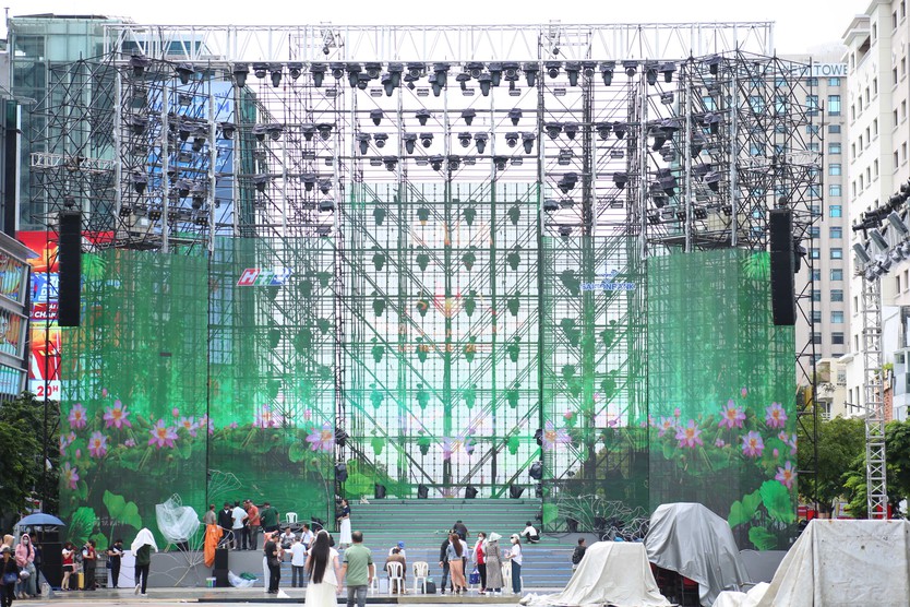 Không khí sôi động ngày tổng duyệt Gala Chuông vàng vọng cổ 2025- Ảnh 11.