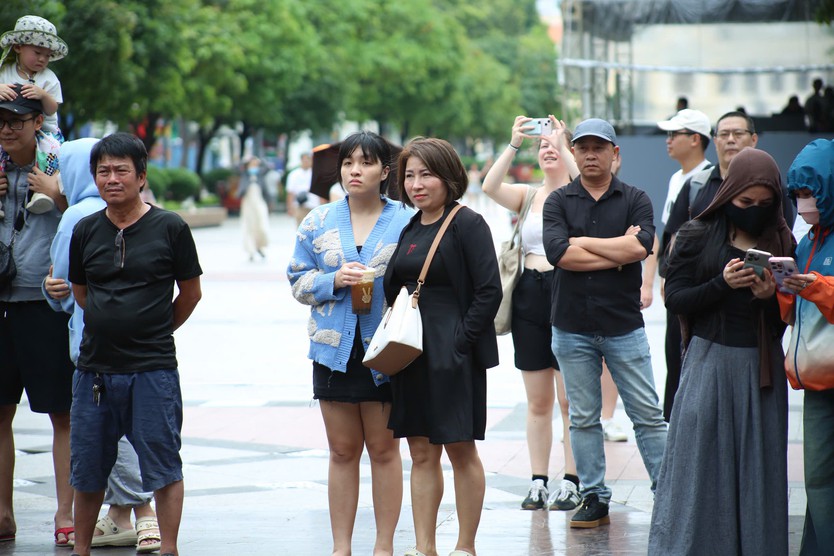 Không khí sôi động ngày tổng duyệt Gala Chuông vàng vọng cổ 2025- Ảnh 9.