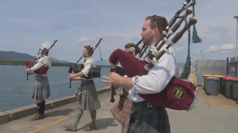 Ba anh em người Scotland lập kỷ lục thế giới về chèo thuyền vượt Thái Bình Dương- Ảnh 1.
