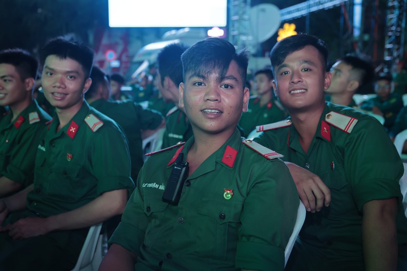 Gala Chuông vàng vọng cổ 2025 - Dư âm hào hùng giữa lòng phố thị- Ảnh 11.