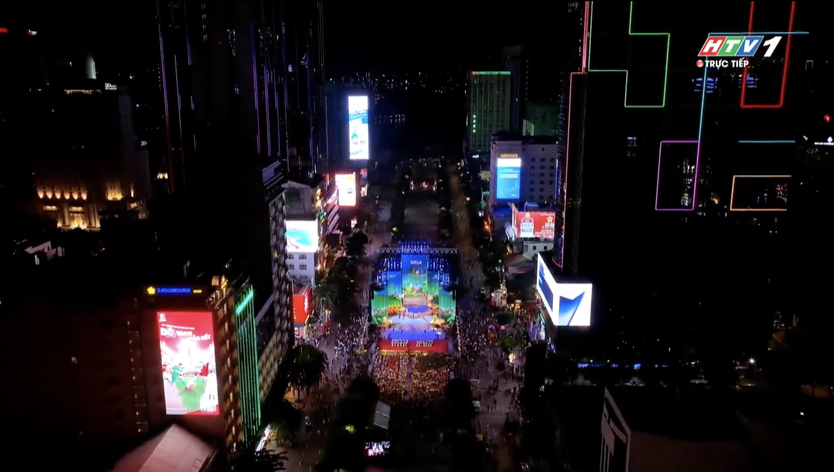 Gala Chuông vàng vọng cổ 2025 - Dư âm hào hùng giữa lòng phố thị- Ảnh 1.