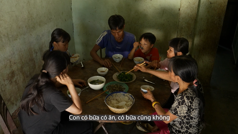 Cha bệnh nặng, mắt mẹ dần mờ và ước mơ giản dị của em Xuân Nhẫn - Ảnh 3.