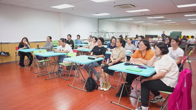 Người dân Trung Quốc yêu thích các lớp học buổi tối - Ảnh 1.