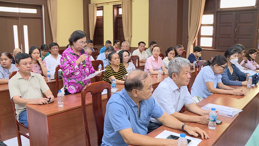 Tổ đại biểu HĐND TP.HCM đơn vị số 2 tiếp xúc cử tri - Ảnh 2.