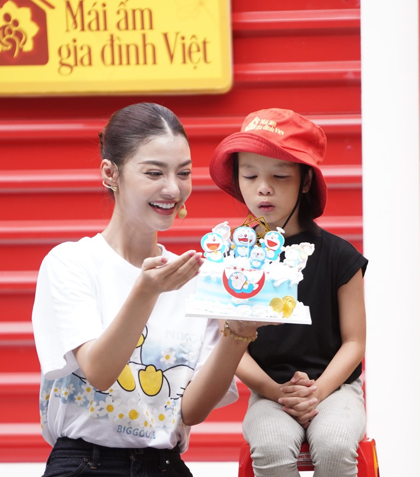 Người cha bật khóc khi "Mái ấm gia đình Việt" tạo bất ngờ cho con gái tám tuổi- Ảnh 2.