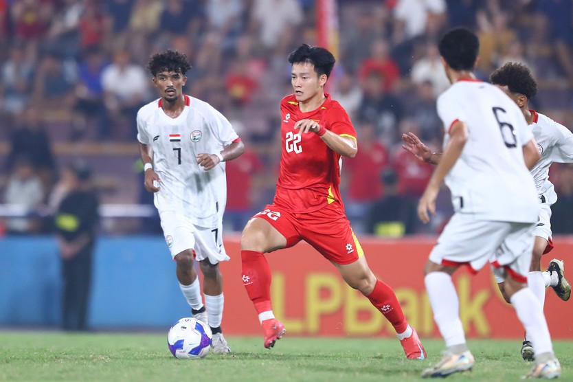 Thay người độc lạ như HLV Kim Sang-sik: U.23 Việt Nam vẫn cứ... đá là thắng!- Ảnh 1.