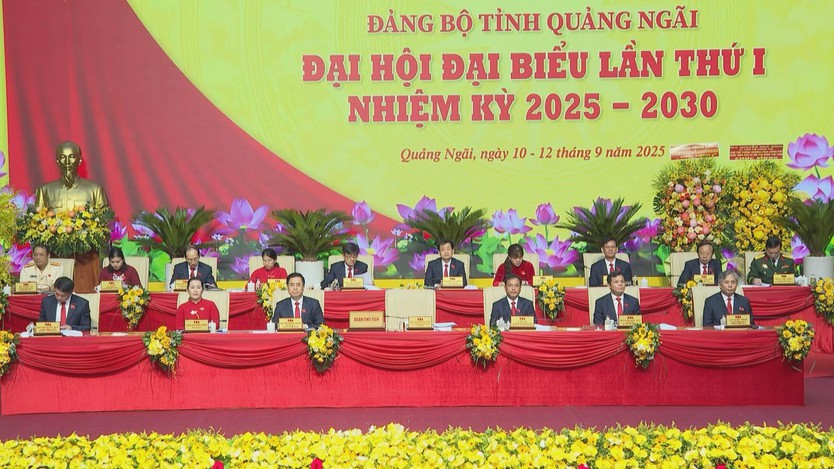 Khai mạc trọng thể Đại hội đại biểu Đảng bộ tỉnh Quảng Ngãi- Ảnh 2.