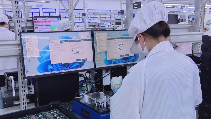 Tiến tới đại hội đảng bộ TP.HCM lần thứ nhất nhiệm kì 2025 - 2030 - Nỗ lực thực hiện các mục tiêu kinh tế đầy thách thức - Ảnh 3.