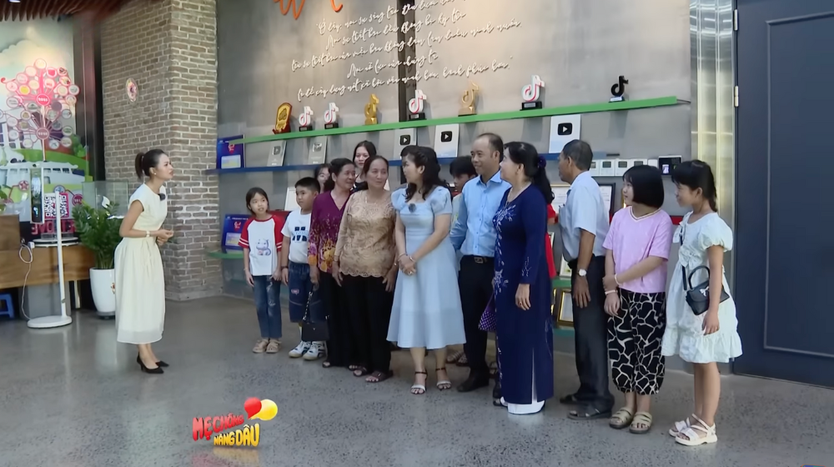Đại gia đình miền Tây tham gia chương trình "Mẹ chồng nàng dâu" - Ảnh 1.