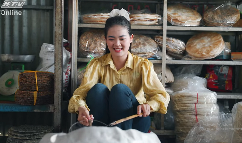 Về Tây Ninh thưởng thức bánh tráng phơi sương Trảng  Bàng- Ảnh 2.