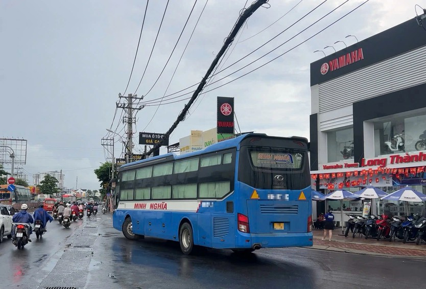 Xe khách vi phạm tràn lan ở cửa ngõ phía đông TP.HCM- Ảnh 15.