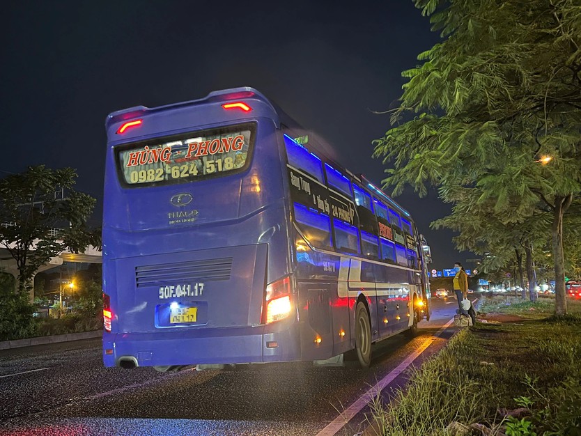 Xe khách vi phạm tràn lan ở cửa ngõ phía đông TP.HCM- Ảnh 7.