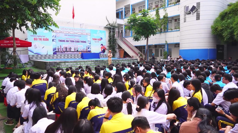 Trường THPT Bùi Thị Xuân tuyên truyền văn hóa giao thông cho học sinh- Ảnh 5.