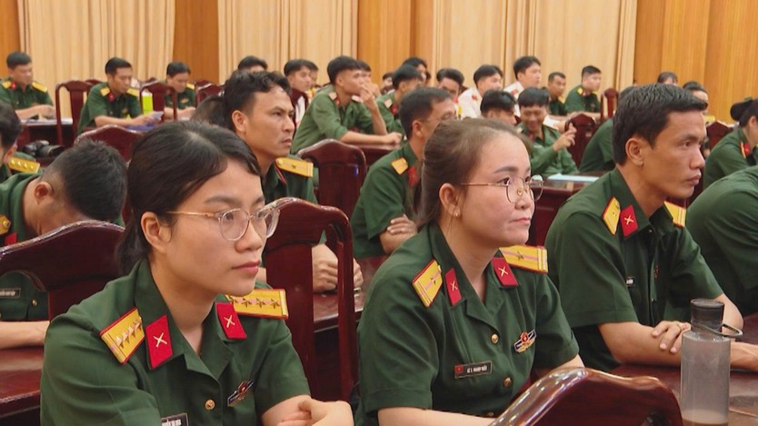 Bộ tư lệnh TP.HCM đối thoại dân chủ với cán bộ, chiến sĩ Ban Chỉ huy Phòng thủ Khu vực 5 - Tam Long- Ảnh 4.