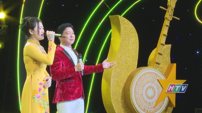 Đêm Chung kết 2 Chuông vàng vọng cổ 2025: Những màn song ca đầy cảm xúc - Ảnh 2.