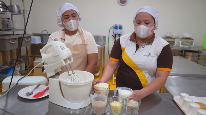 Kem cá rô phi - món tráng miệng độc đáo ở Philippines - Ảnh 1.